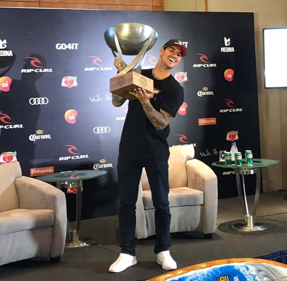 Hegemonia, orgulho e Senna: Gabriel Medina fala sobre o bi mundial