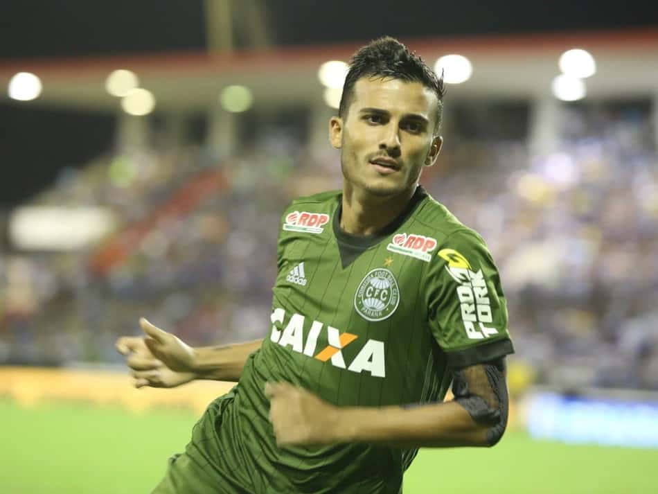 Internacional contrata atacante do Coritiba por empréstimo