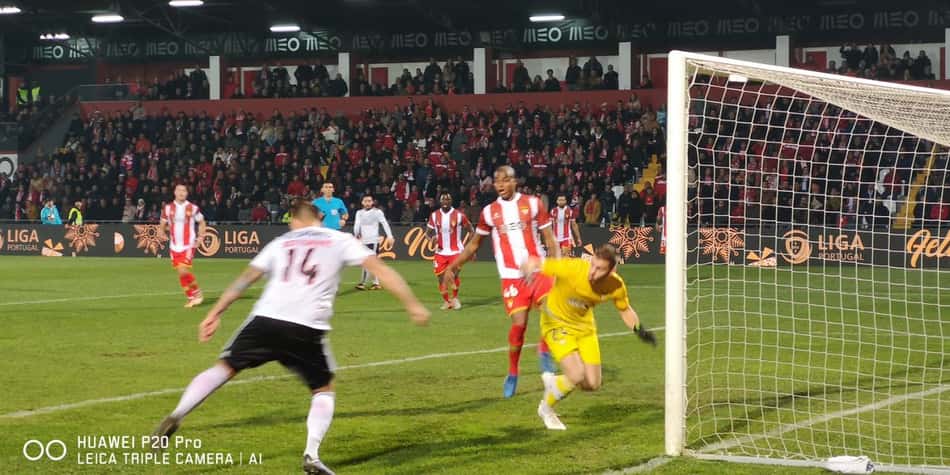 Benfica empata com Aves e avança à próxima fase da Taça da Liga