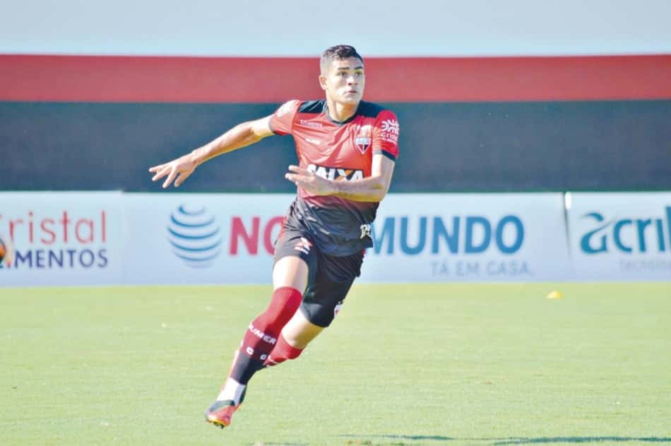 Goiás fica por detalhes para anunciar contratação de Junior Brandão