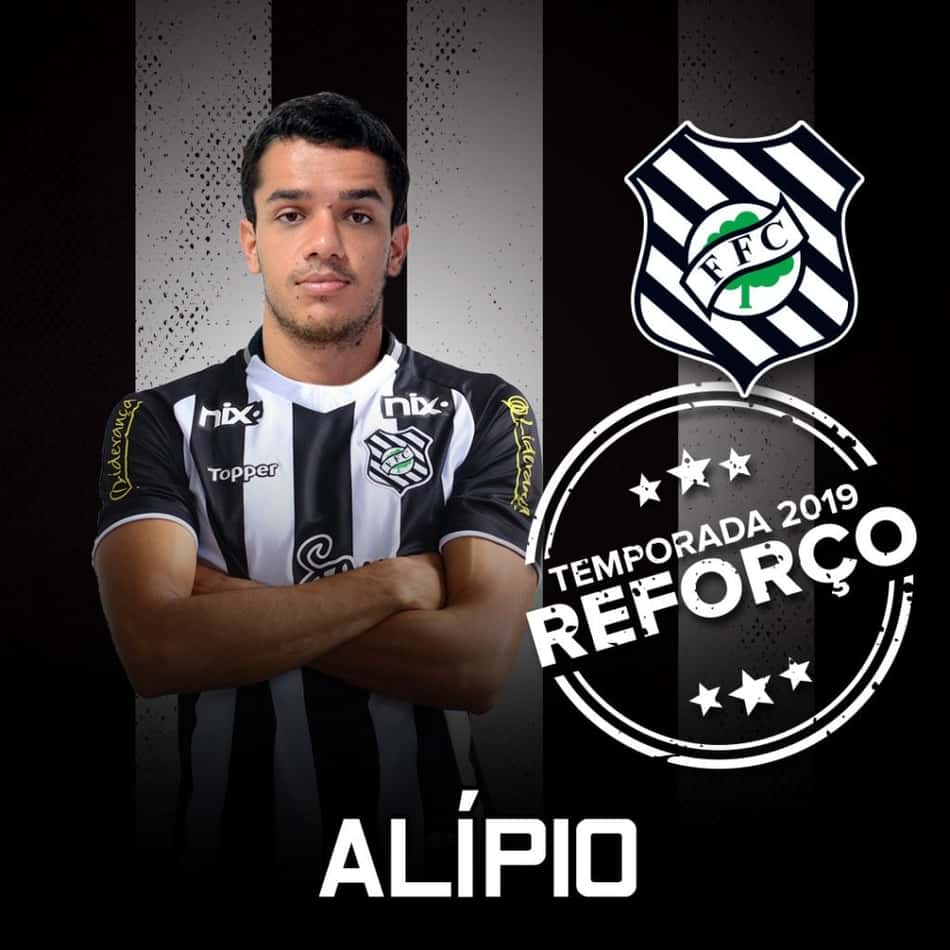 Figueirense anuncia meia-atacante como novo reforço para 2019