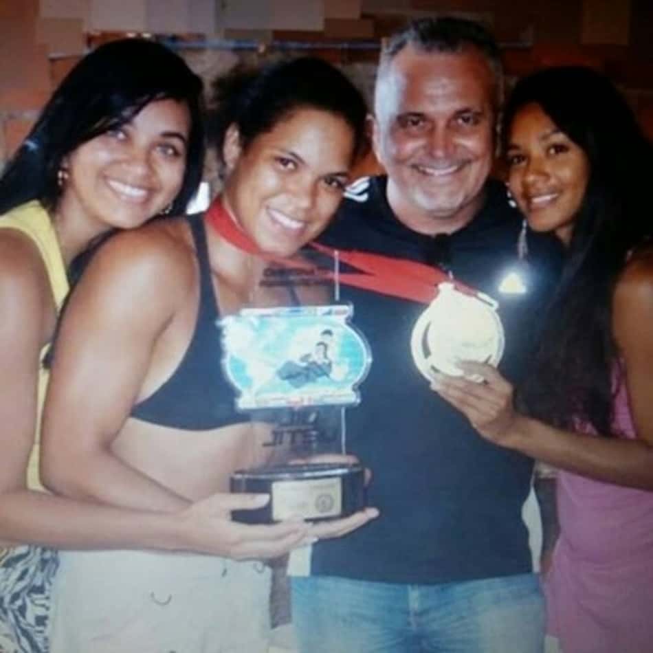 Amanda Nunes e o treinador Ricardo Carvalho