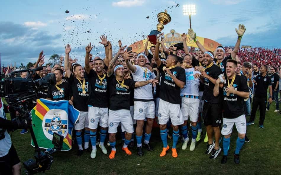 Repleto de reservas, Grêmio encara o Novo Hamburgo