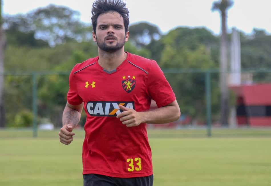 Sport oficializa primeiro reforço do ano