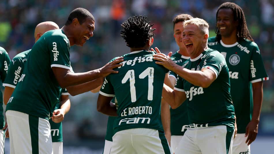 Golaço de Edmundo, D'Ale e dois do astro: a despedida de Zé Roberto