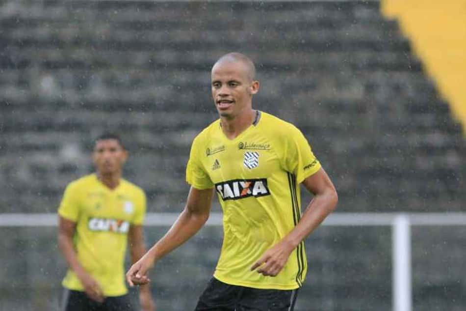 Sport negocia com zagueiro indicado por Milton Cruz