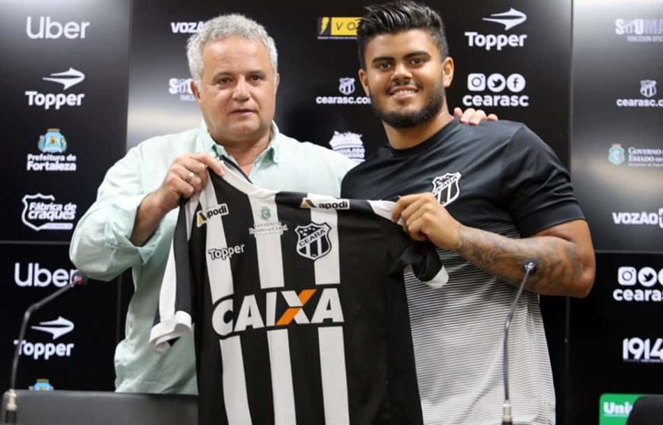Atacante João Paulo é apresentado no Ceará