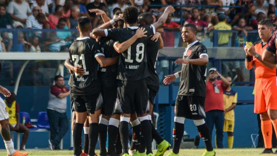 ATUAÇÕES: Galhardo vira herói do Vasco e recebe maior nota do duelo