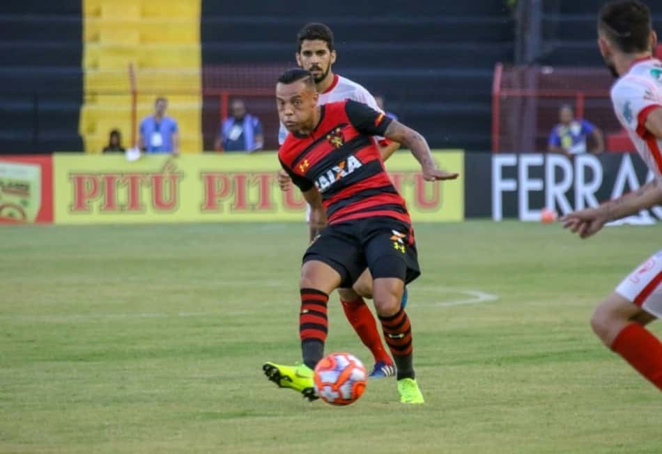 Atacante Guilherme é alvo de interesse do Cruzeiro