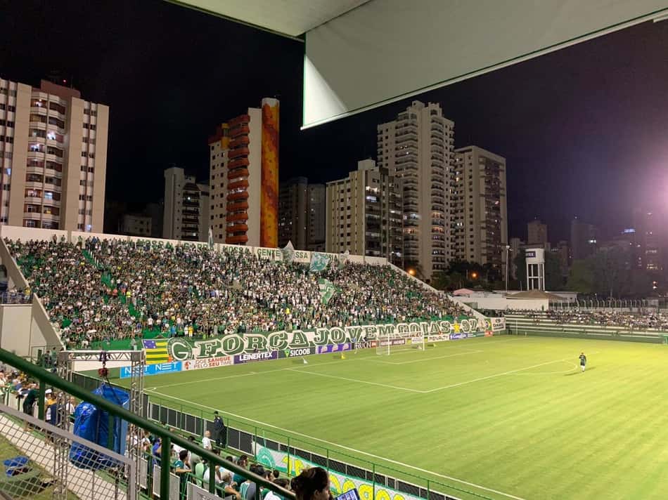 Com gol de Michael, Goiás vence Novo Horizonte e assume liderança