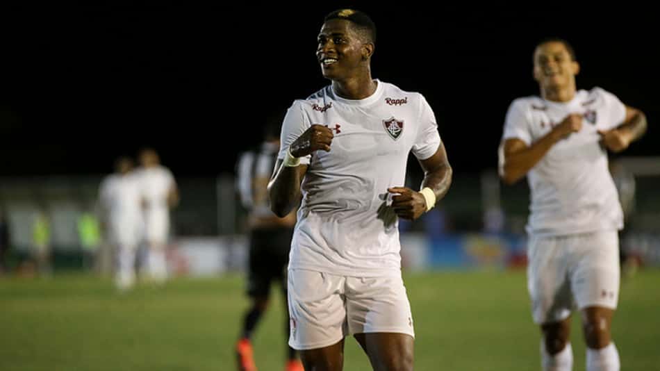 Yony González tem início animador no Fluminense