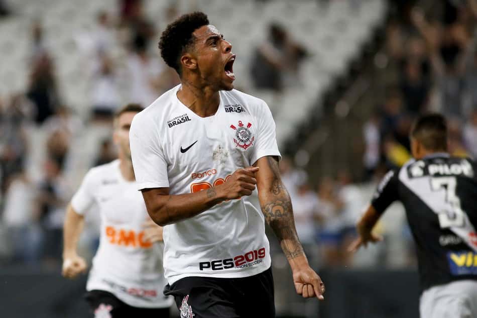 Estreante, Gustagol deixa experiente Boselli no banco e é trunfo do Timão