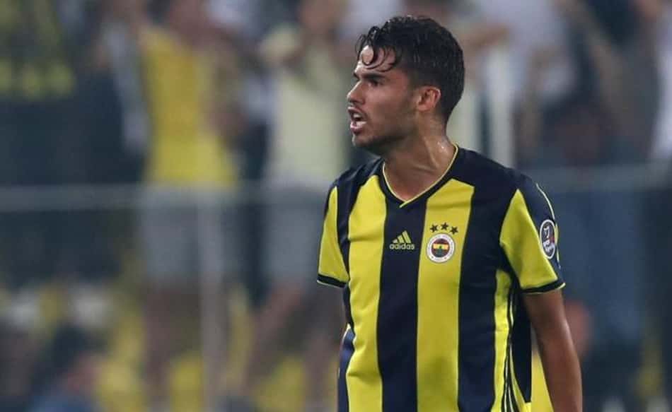 Diego Reyes deixa o Fenerbahce para acertar com time espanhol