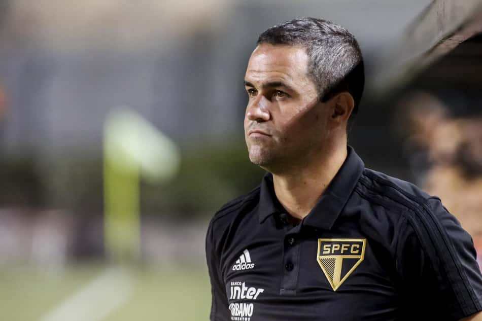 Sem inspiração, o São Paulo perdeu para o Guarani por 1 a 0, no Pacaembu. Pablo, Liziero e Bruno Peres ficaram devendo, mas o técnico André Jardine levou a pior nota em avaliação do LANCE!. Veja as notas para os jogadores e o treinador (Por Yago Rudá - yago@lancenet.com.br)