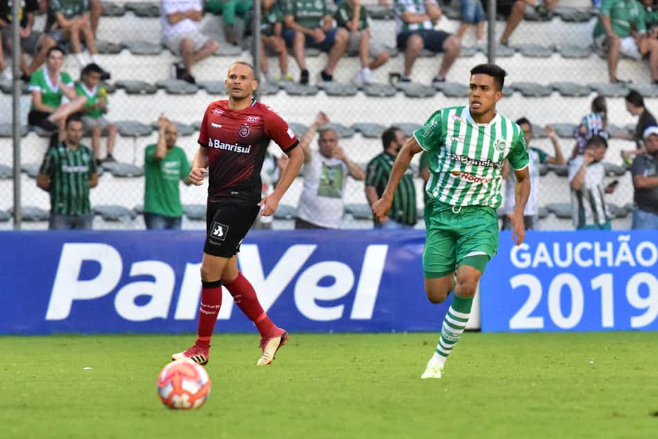 Juventude e Brasil de Pelotas fazem 'jogo dos extremos' na Série B do Brasileirão