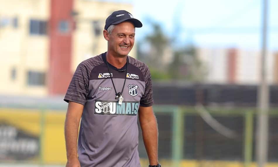 Lisca sobre o Corinthians: 'Se conseguirmos equilibrar, temos chances'