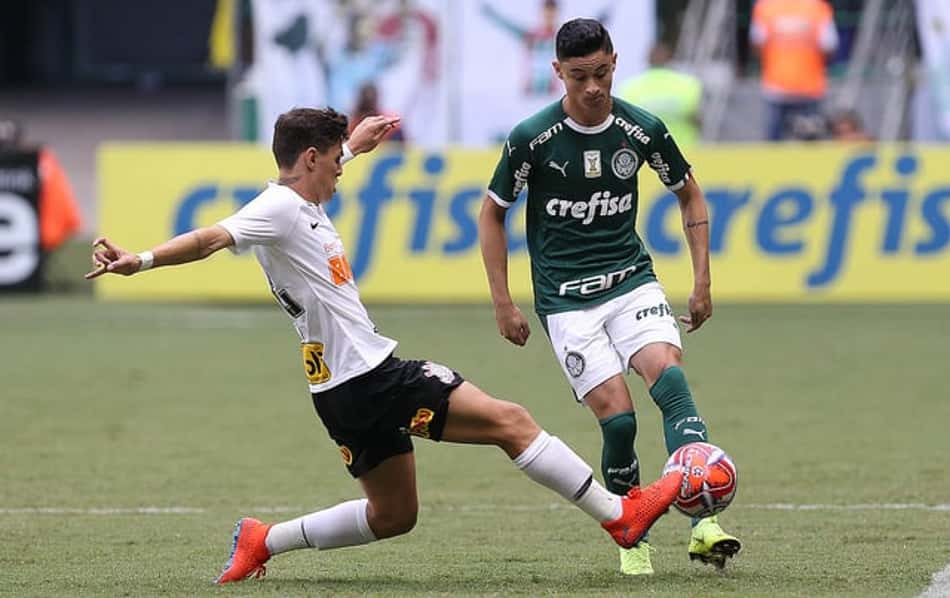 O Palmeiras acabou derrotado diante de sua torcida no Allianz Parque por 1 a 0 para o Corinthians neste domingo pelo Campeonato Paulista. Os homens de criação do Verdão estiveram sumidos no Dérbi, com exceção do atacante Dudu, que buscou, se movimentou, mas não foi efetivo. Deyverson entrou melhor do que Borja, mas perdeu a cabeça no final da partida e foi expulso. COnfira as notas do Palmeiras do LANCE! (por João Vítor Castanheira)
