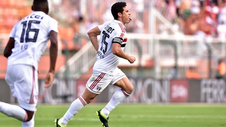 Em seu primeiro jogo como titular neste ano, o meia Hernanes decidiu com golaço e o São Paulo bateu o São Bento por 1 a 0. O Profeta foi o principal nome do Tricolor no duelo. Veja as notas para os jogadores do São Paulo (Por João Vitor Castanheira - joaovitor@lancenet.com.br)