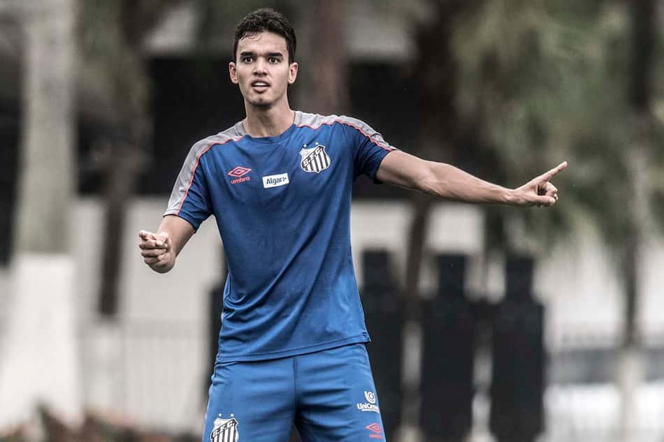 Em tom de despedida, Aguilar agradece ao Santos nas redes sociais
