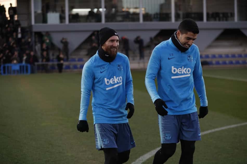 Em negociação com o Grêmio, Suárez passará Natal com Messi
