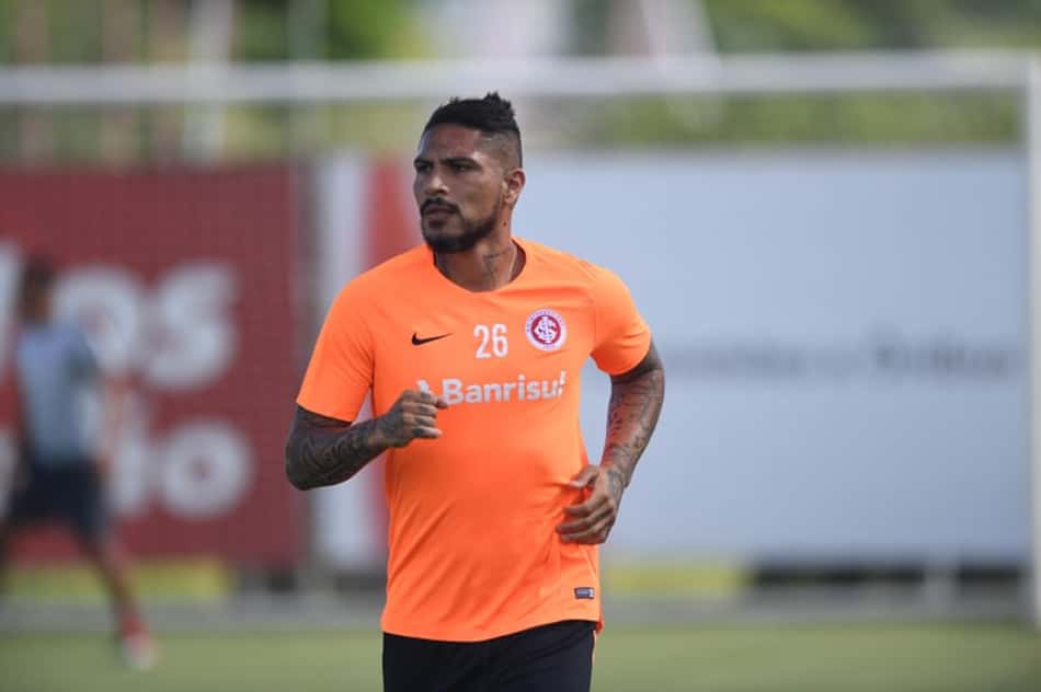 Paolo Guerrero revela que gostaria de voltar ao futebol peruano no futuro