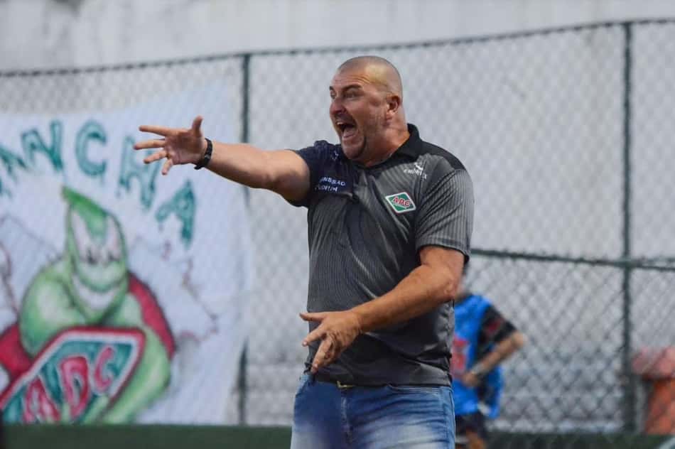 Luciano Quadros não é mais o treinador da Cabofriense