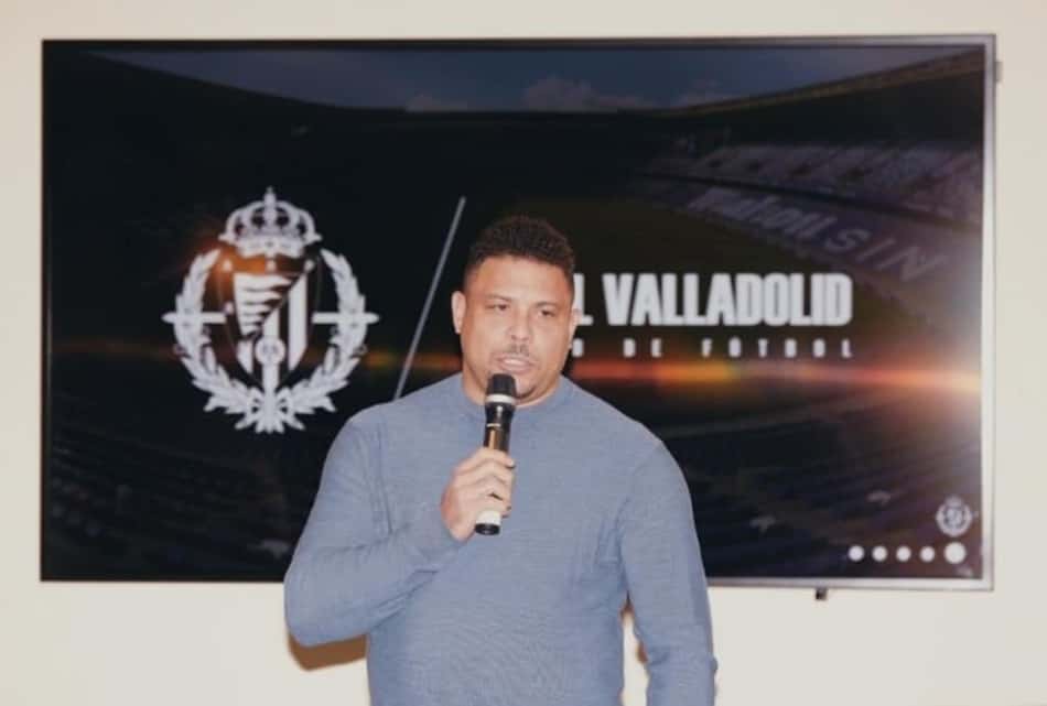 Dono do Cruzeiro, Ronaldo abre mão de remuneração no Real Valladolid