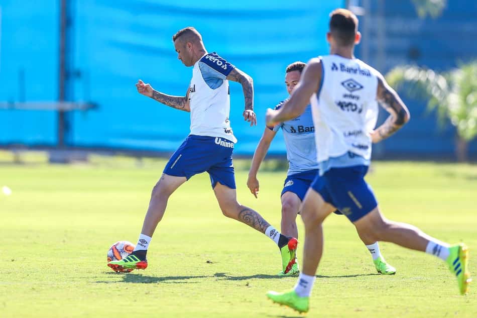 Com baixas, Grêmio realiza trabalho para encarar o Avenida