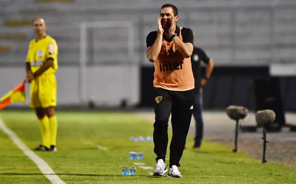 Discurso de Jardine não é traduzido em campo, e São Paulo se vê em crise
