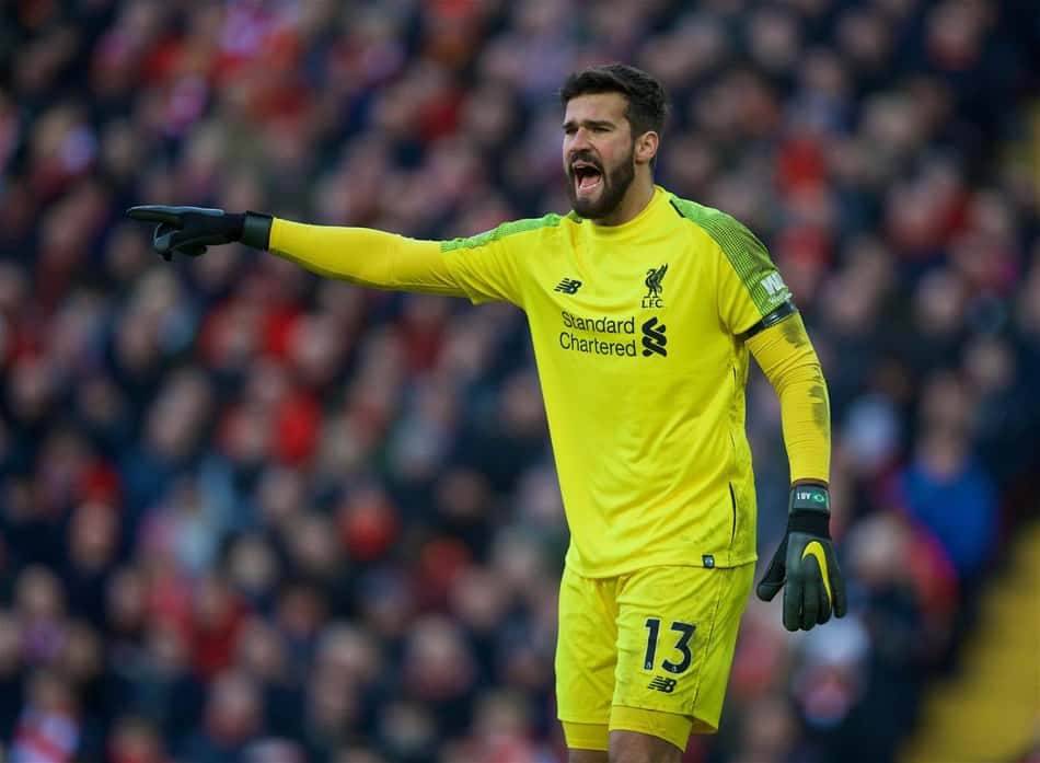 Alisson é eleito melhor jogador do Liverpool na temporada