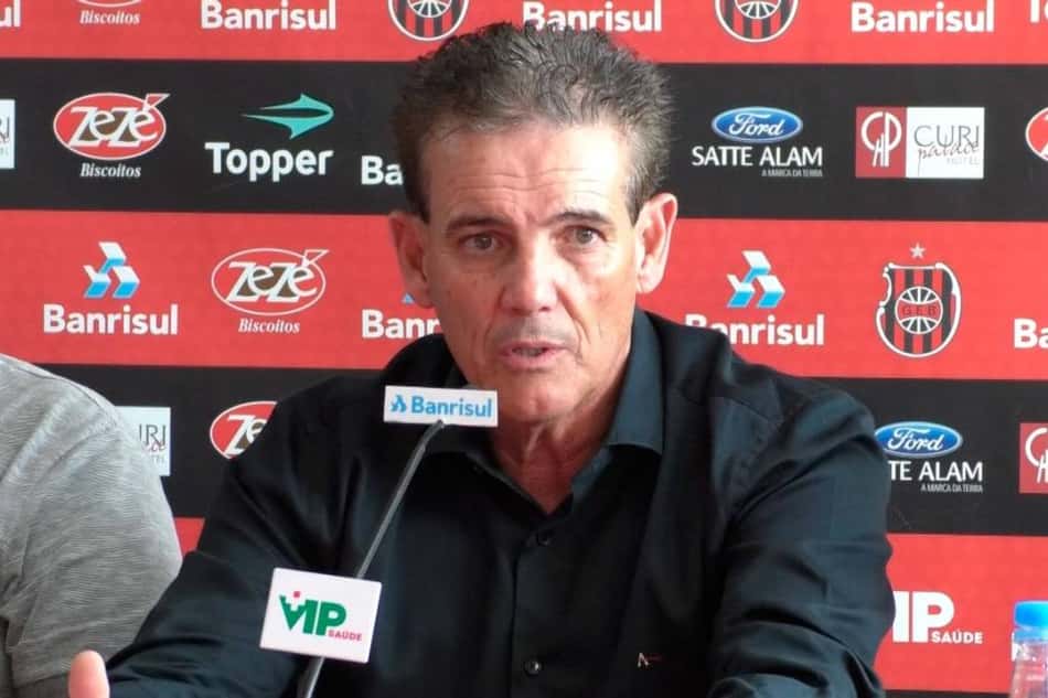 Derrota para o Aimoré derruba Paulo Roberto Santos no Brasil de Pelotas