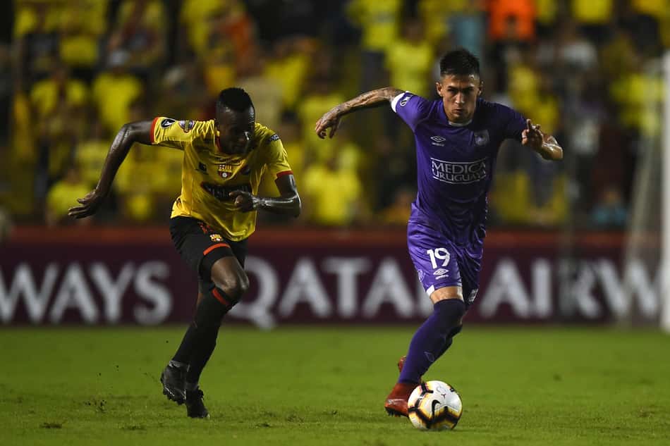 Barcelona ganha do Defensor, mas uruguaios continuam na Pré-Libertadores