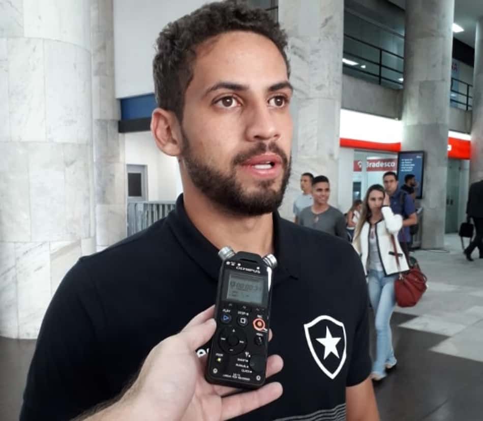 Após vaga, Gabriel ressalta 'evolução em todos os aspectos' e elogia Carli