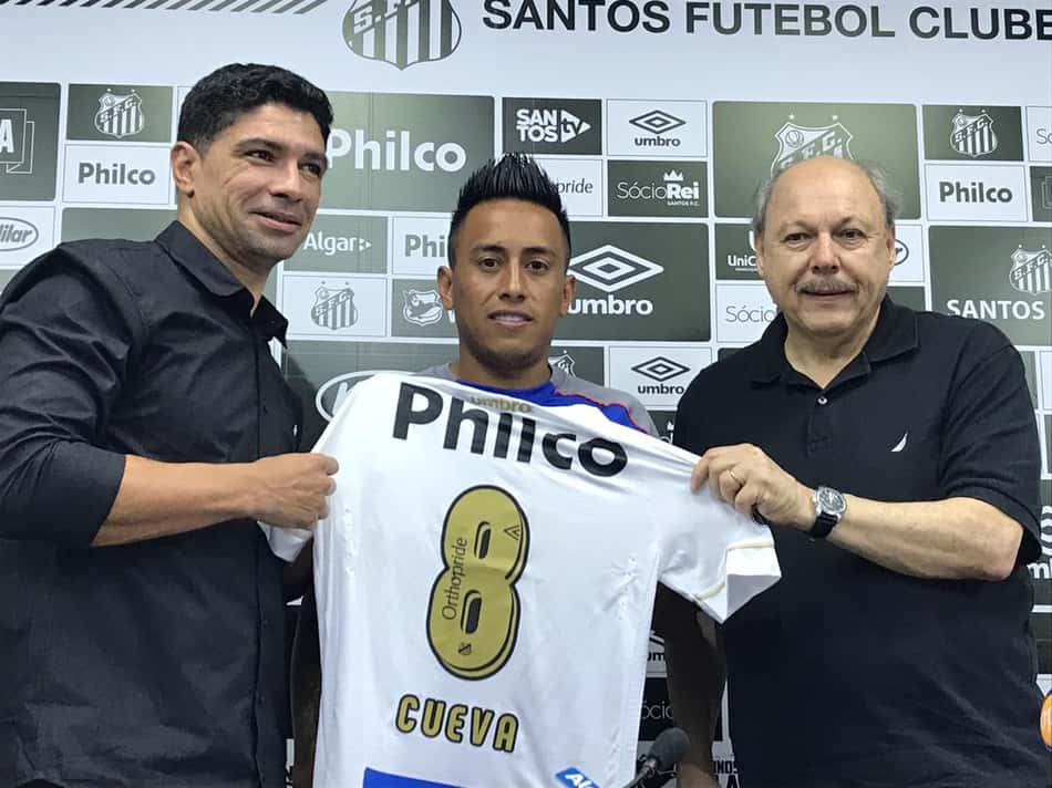 Santos é condenado a pagar comissão milionária por contratação de Cueva