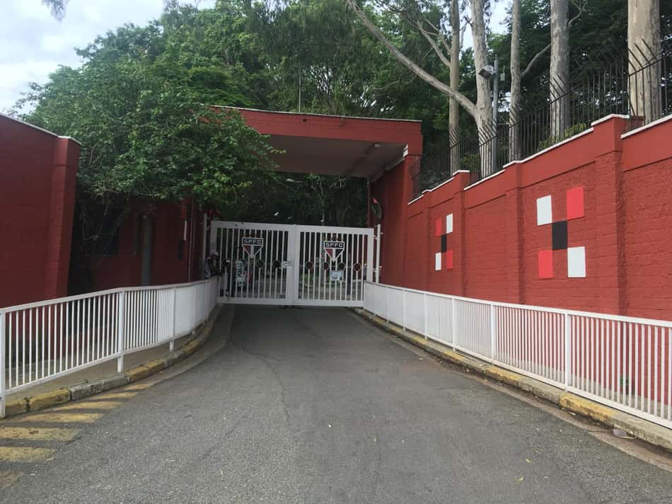 São Paulo divulga nota oficial sobre paralisação das atividades no CT