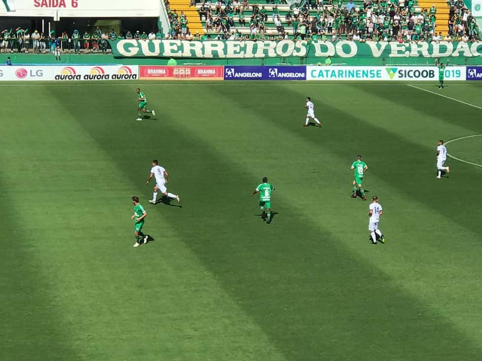 Em jogo morno, Chapecoense e Figueira empatam sem gols