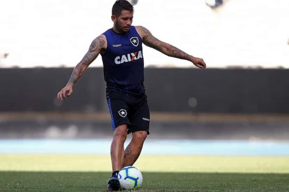 Botafogo rejeita nova oferta do Ceará por Leandro Carvalho; Vozão insiste