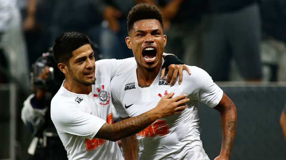 Na virada do Corinthians sobre o Avenida, dois atacantes se sobressaíram. Gustagol (na foto), mais uma vez balançou as redes, fazendo o quarto do time, além de ter dado assistência para Junior Urso. Já Vagner Love entrou durante a partida e mudou a dinâmica ofensiva da equipe (notas por Fernanda Teixeira) 