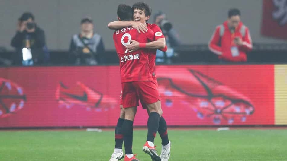 Superliga Chinesa retorna com show de brasileiros