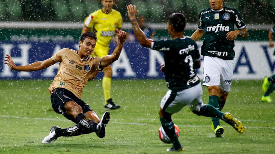 No início do jogo, muita chuva 