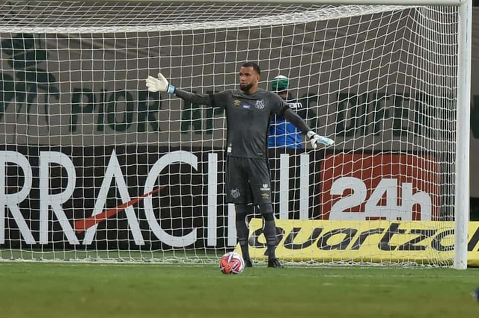Contra o Mirassol, Éverson completa 50 jogos pelo Santos