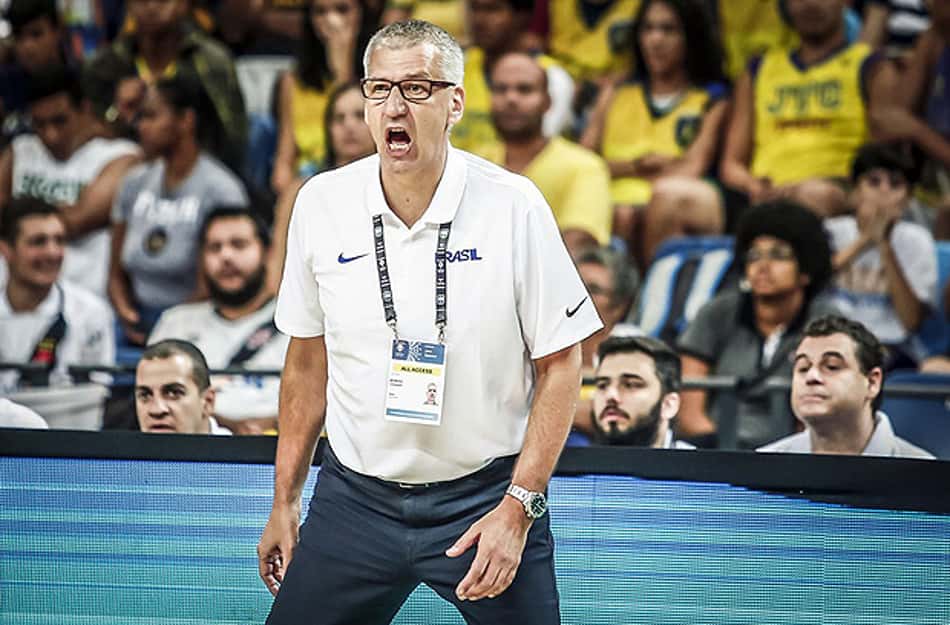 Com receio da variante brasileira do coronavírus, Colômbia proíbe seleção de basquete a entrar no país