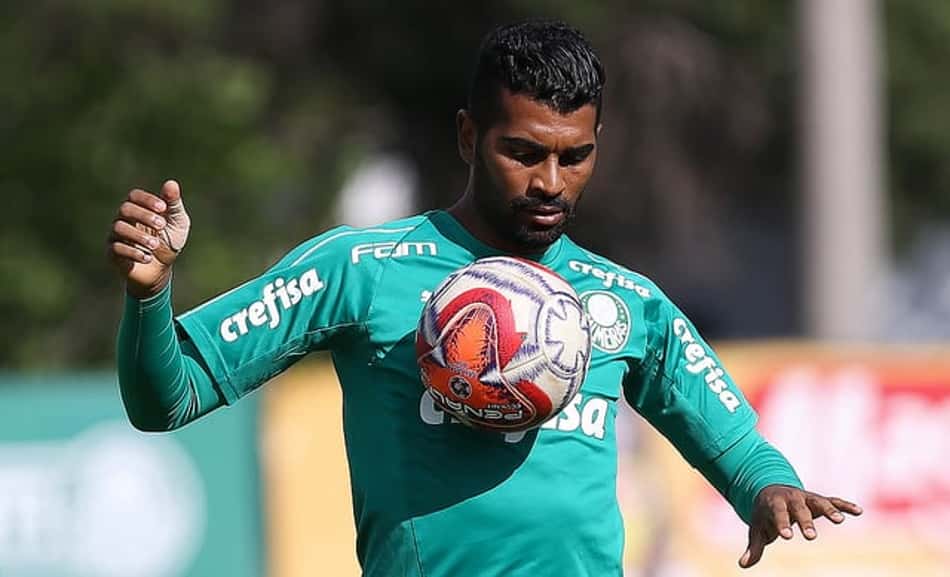 Thiago Santos comemora 150 jogos no Palmeiras: 'Realizei sonhos aqui'