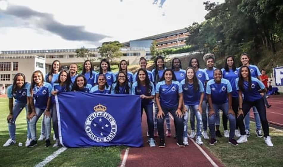As Raposas foram apresentadas no complexo esportivo da PUC Minas