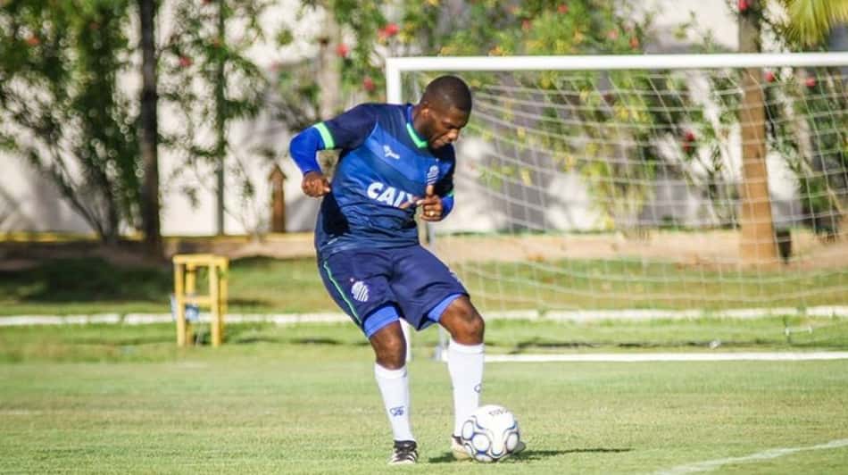 Amaral celebra evolução após lesão no joelho e foca no retorno em breve