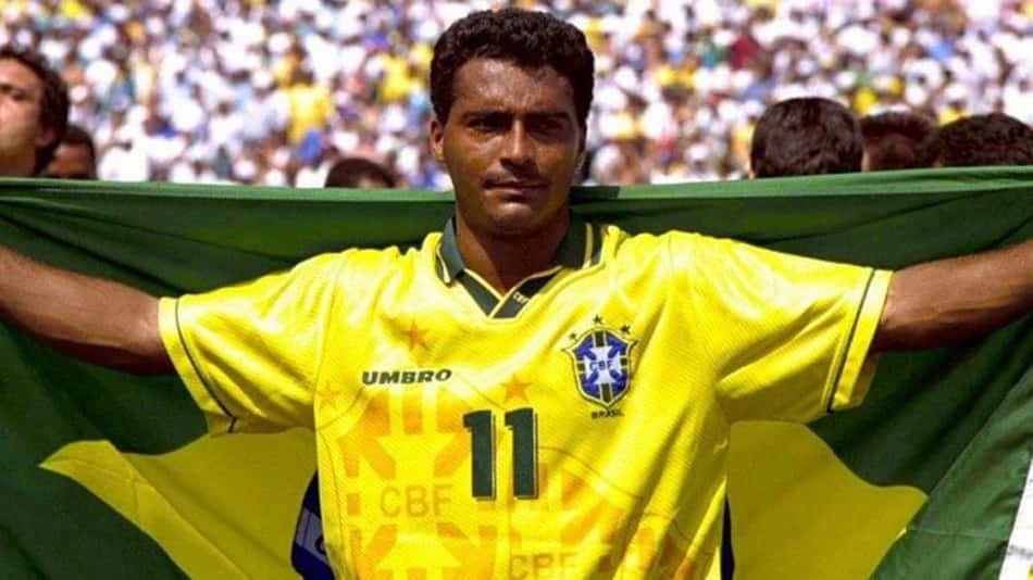Romário diz que tomaria outra decisão para 'resolver fofocas' e evitar o 'maior erro da carreira'