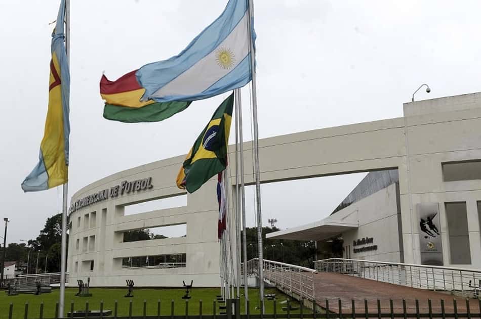 Conmebol propõe à Fifa aumento na duração do intervalo das finais da Copa Libertadores e Sul-Americana