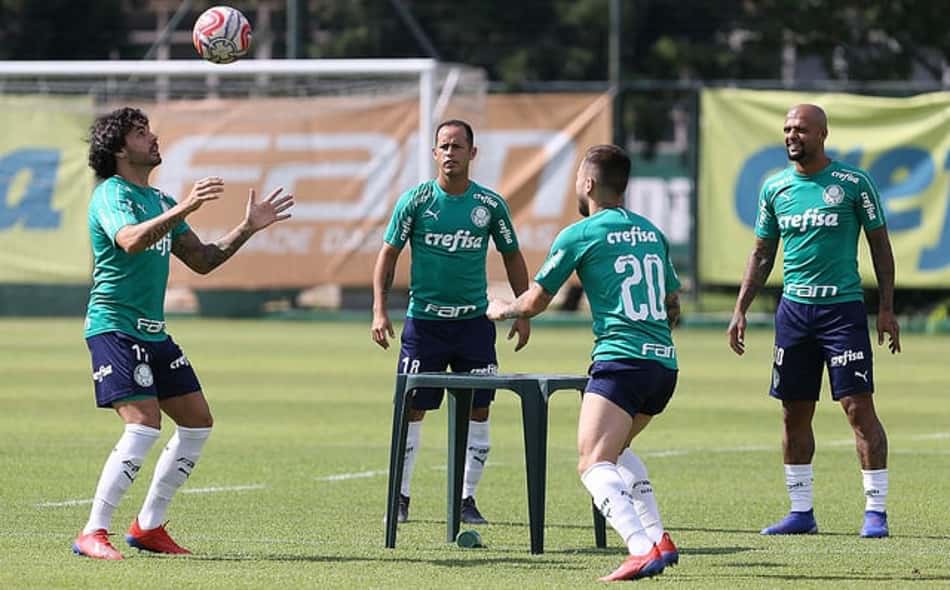 Felipe Melo vê Goulart acostumado a vencer: 'E queria feder a gol como ele'