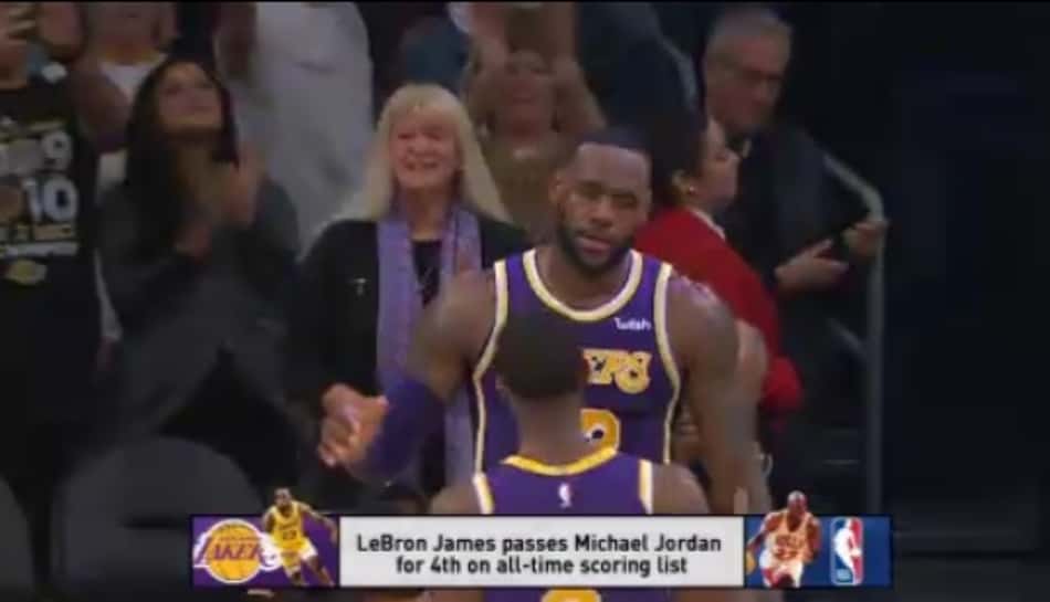 VÍDEO: LeBron supera Michael Jordan em número de pontos na NBA