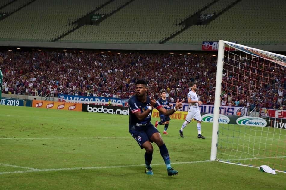 Substituto de Gustagol no Fortaleza entra na briga pela artilharia do ano no Brasil